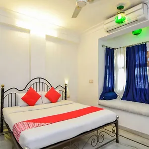 Oyo 10704 Haveli Inn
